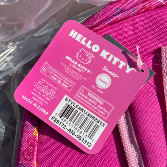 2013 HELLO KITTY BACKPACK - Picture 4 of 8